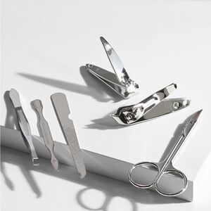 Nail tool set in carrying case. NWT